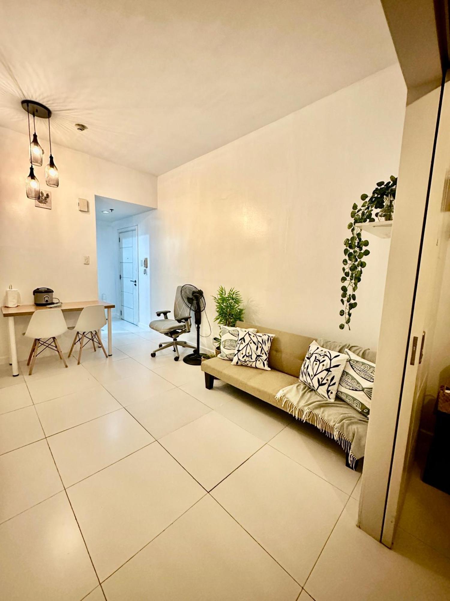 One Bedroom Apartment With Netflix At Greenbelt Makati Manila Exterior foto